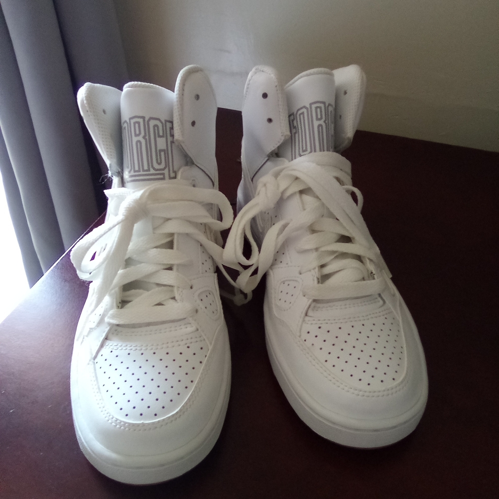 Nike Son Of Force GS White Boys' Mid-Top Sneakers